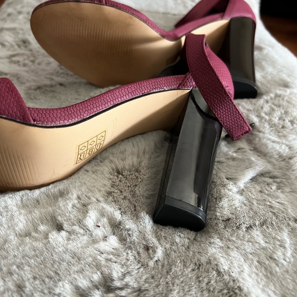 Call it spring burgundy high heels women’s sandals, size 8.5 - Picture 10 of 12